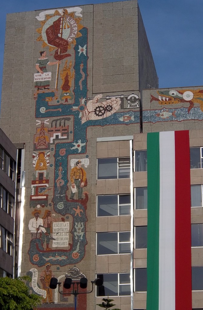 murales_en_el_centro_scop_2_-_panoramio